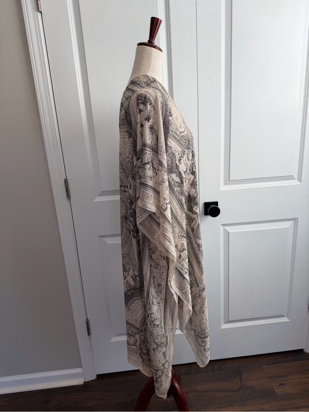 One Hundred Stars Women’s Cherub Natural Grande Kimono Nwt — image 5 of 8